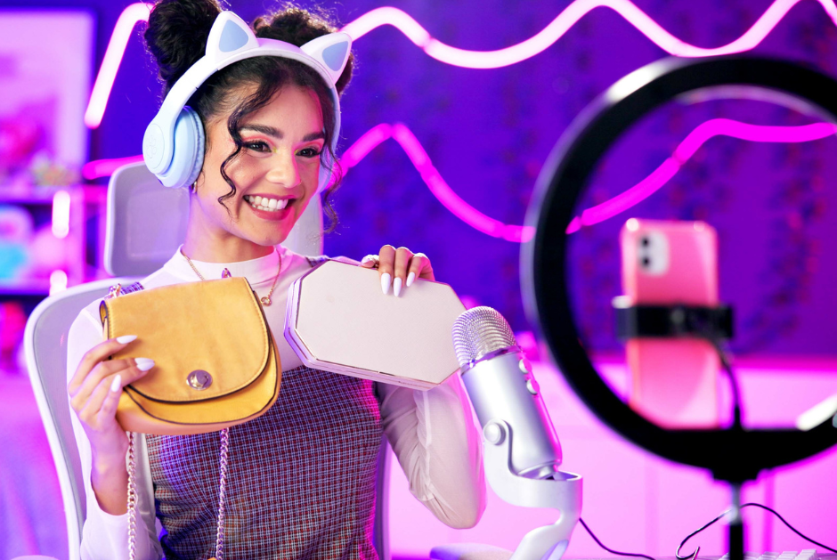 AI Influencer Secrets: Create Human-Like Spokespersons for Your Brand